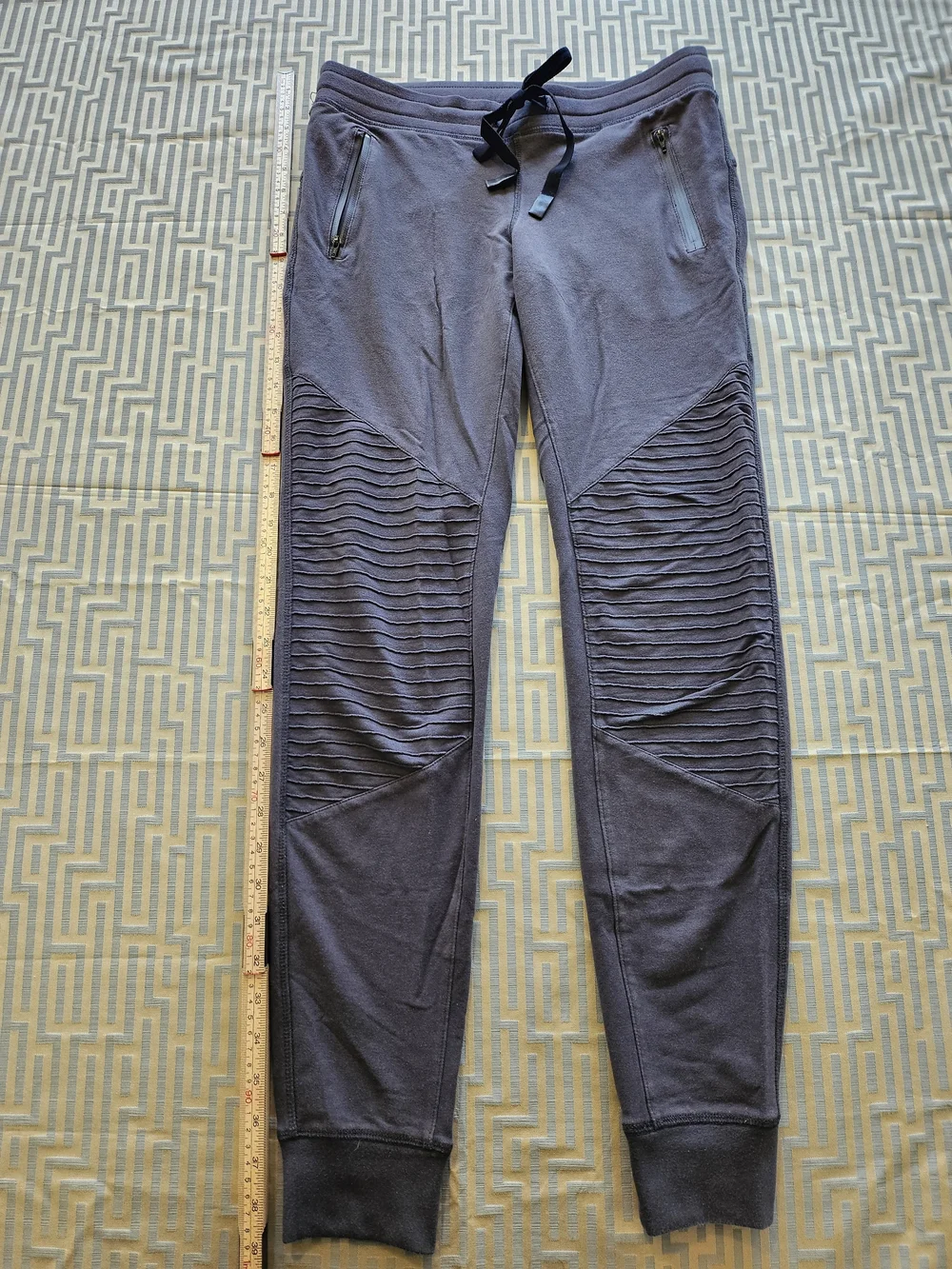 ALO Yoga Slate Ribbed Knee Jogger Pants